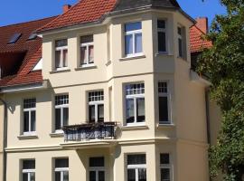 Apartment unterm Dach, cheap hotel in Wismar