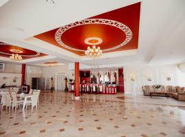 Hotel Korczowa, hotellia, jossa on porealtaita kohteessa Młyny