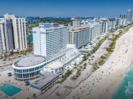 Castle Beach Club Apartments, hotel din Miami Beach