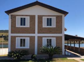 Casa de Campo às margens do lago de furnas, počitniška hiška v mestu Boa Esperança