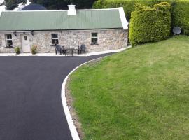 Swallows Cottage, hotel near Martin Sheridan Monument, Swinford