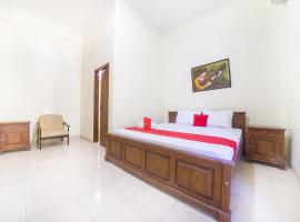 RedDoorz near Nusa Cendana University, habitación en casa particular en Kupang