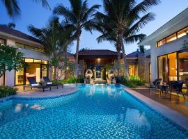 Grand Metropark Villa Resort Sanya Yalong Bay, golf hotel in Sanya