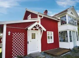 Cozy Home In Årjäng With Kitchen