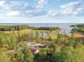 Awesome Home In nimskog With House Sea View, отель в городе Ånimskog
