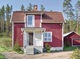 Nice Home In Bruzaholm With Kitchen, hotel in Bruzaholm