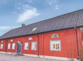 Awesome Home In Tidaholm With Kitchen
