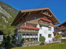 Gästehaus Renate, casa de huéspedes en Längenfeld