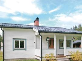 Pet Friendly Home In Hljes With House Sea View, вилла в городе Höljes
