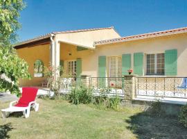 Stunning Home In Saint Trinit With 2 Bedrooms, vacation rental in Sault-de-Vaucluse