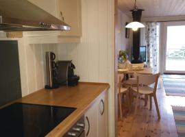 3 Bedroom Awesome Home In senfjorden, hotel amb aparcament a Vollen