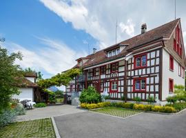 Historische Residenz Lindeneck, hotel v mestu Güttingen