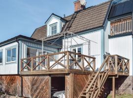 Stunning Home In Hultsfred With Sauna, hotel v destinaci Hultsfred