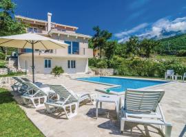 Cozy Home In Igalo With Wifi, hotel a Igalo