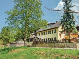 Awesome Apartment In Freiberg With 1 Bedrooms And Wifi, apartamento en Freiberg