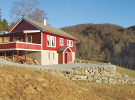 Nice Home In Matre With 3 Bedrooms, cottage in Bauge