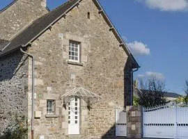 Cozy Home In Plancoët With Wifi