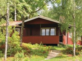 Stunning Home In Simlngsdalen With Kitchen, коттедж в городе Älmhult