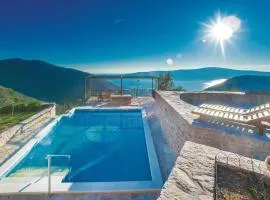 Beautiful Home In Tivat With 3 Bedrooms, Wifi And Outdoor Swimming Pool