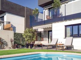 Amazing Home In Arroyomolinos With Wifi, casa a Arroyomolinos