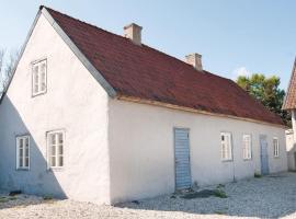 Gorgeous Home In Klintehamn With Kitchen, villa à Hejde