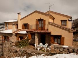 Casa de la Yaya, hotell i Hoyos del Espino