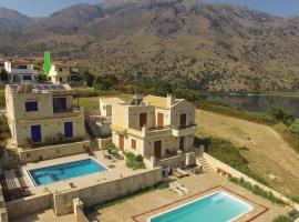 Nice home in Chania with 3 Bedrooms, WiFi and Outdoor swimming pool, hotel in Dhimitroulianá