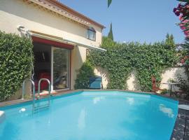 Nice Home In Villeneuve Les Beziers With 2 Bedrooms, Wifi And Private Swimming Pool, khách sạn 4 sao ở Cers