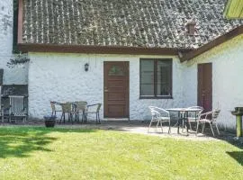 Three-Bedroom Holiday Home In Tomelilla