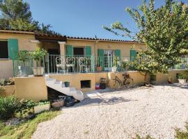 Awesome Home In St Anastasie S Issoles With Kitchen, hotel bajet di Forcalqueiret