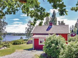 Awesome Home In Kpmannebro With House Sea View, cabaña o casa de campo en Åsensbruk