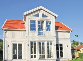 Stunning Home In Hamburgsund With 3 Bedrooms And Wifi, hótel í Hamburgsund