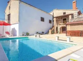 Stunning Home In Stifanici With 3 Bedrooms, Wifi And Outdoor Swimming Pool