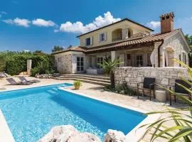 Lovely Home In Stifanici With Wifi