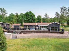 Stunning Home In Boxholm With 4 Bedrooms, Sauna And Wifi, luxury hotel in Blåvik