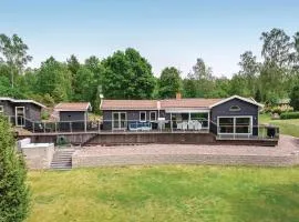 4 Bedroom Gorgeous Home In Boxholm