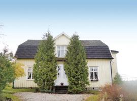 Nice Home In Blidsberg With Kitchen, hotell med parkeringsplass i Älmestad