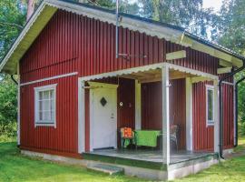 Cozy Home In Munka-ljungby With Kitchen, casa rústica em Munka-Ljungby
