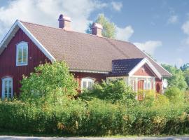 Stunning Home In Vissefjrda With 2 Bedrooms And Sauna, Zimmer in Långasjö