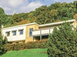 Gorgeous Home In Huskvarna With Wifi, hotel de luxo em Huskvarna