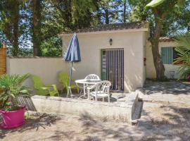 Beautiful Home In Crillon Le Brave With Wifi, Private Swimming Pool And Outdoor Swimming Pool, villa in Crillon-le-Brave