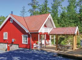 Amazing Home In Sndeled With Sauna, отель с парковкой в городе Søndeled