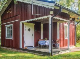 Stunning Home In Munka-ljungby With Ethernet Internet, hotel amb aparcament a Tåstarp