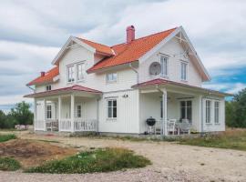 Awesome Home In Gnosj With Kitchen, cottage in Gnosjö