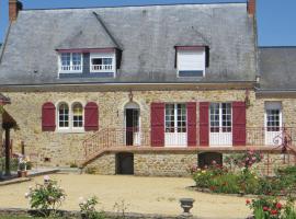 Awesome Home In Juigne Sur Sarthe With 4 Bedrooms, Wifi And Private Swimming Pool, sumarhús í Sablé-sur-Sarthe