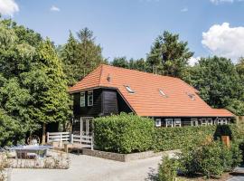 Nice Home In Bruchterveld With 8 Bedrooms And Wifi, hotel en Bruchterveld