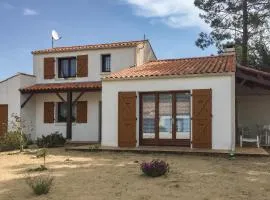 Three-Bedroom Holiday Home In La Tranche Sur Mer