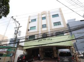 OYO 210 Apple Tree Suites, hotel in Cebu City