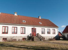 Gorgeous Apartment In Hemse With Kitchen, atostogų būstas mieste Hemse