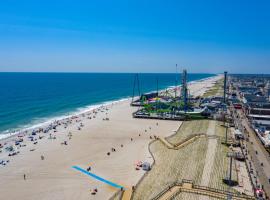 Boardwalk Hotel Charlee & Apartments Beach Hotel Oceanfront, hotel in Seaside Heights